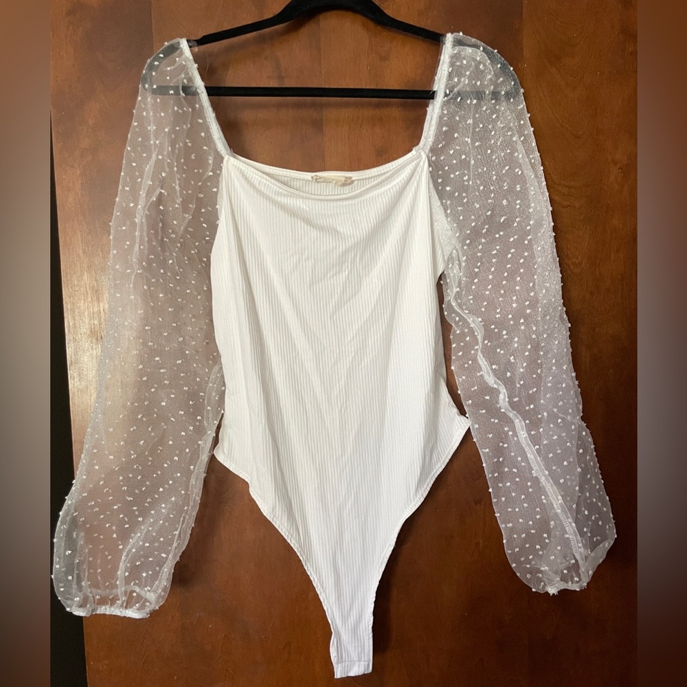 Altar’d State White Bridal Ribbed Long balloon sleeve body suit XL